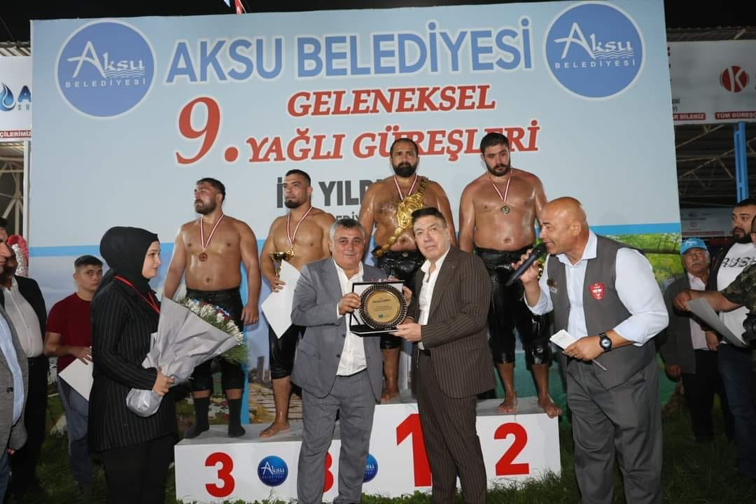 AKSU'DA BAŞPEHLİVAN MEHMET YEŞİL YEŞİL OLDU